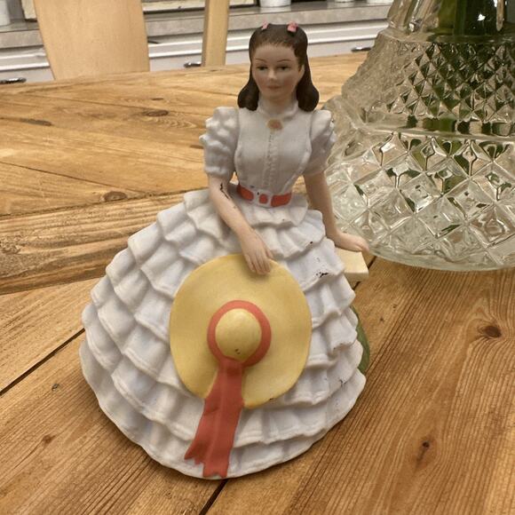 AVON PORCELAIN GONE WITH THE WIND SCARLETT O’HARA 1983 Vintage - Picture 1 of 13